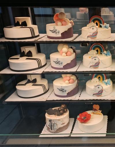 عکس نان و شیرینی آرتین