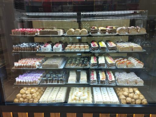 عکس نان و شیرینی آرتین