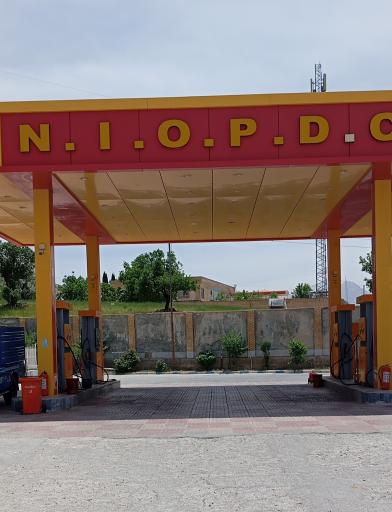 عکس جایگاه سوخت (بنزین و گازوئیل)