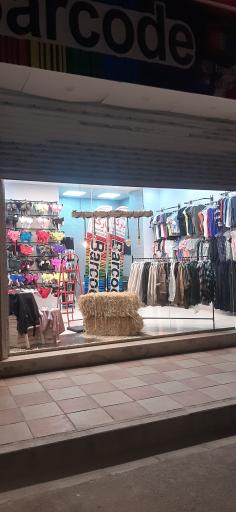 عکس فروشگاه پوشاک بارکد