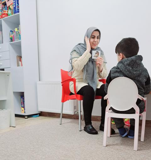 عکس کلینیک گفتاردرمانی فاطمه اجودی