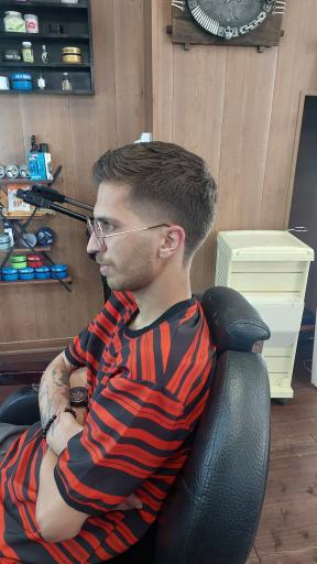 عکس آرایشگاه مردانه استار بوی