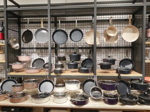 عکس فروشگاه لوازم خانگی کاراجا