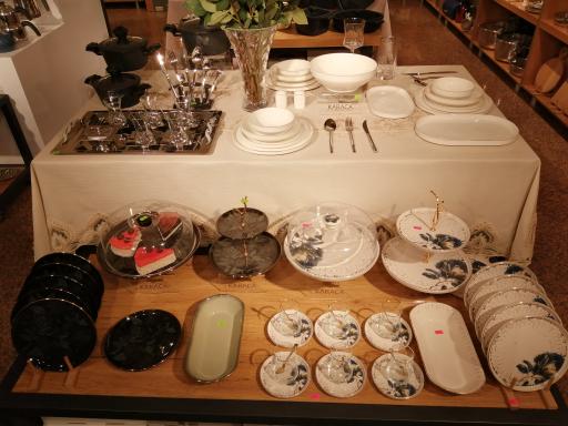 عکس فروشگاه لوازم خانگی کاراجا