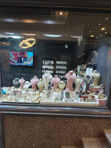 عکس گالری مروارید سیاه 