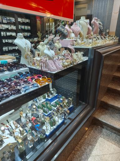 عکس گالری مروارید سیاه 