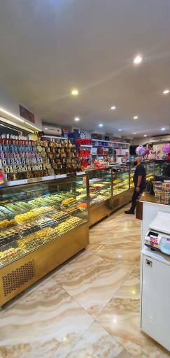 عکس شیرینی فروشی رولت