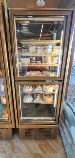 عکس شیرینی فروشی رولت