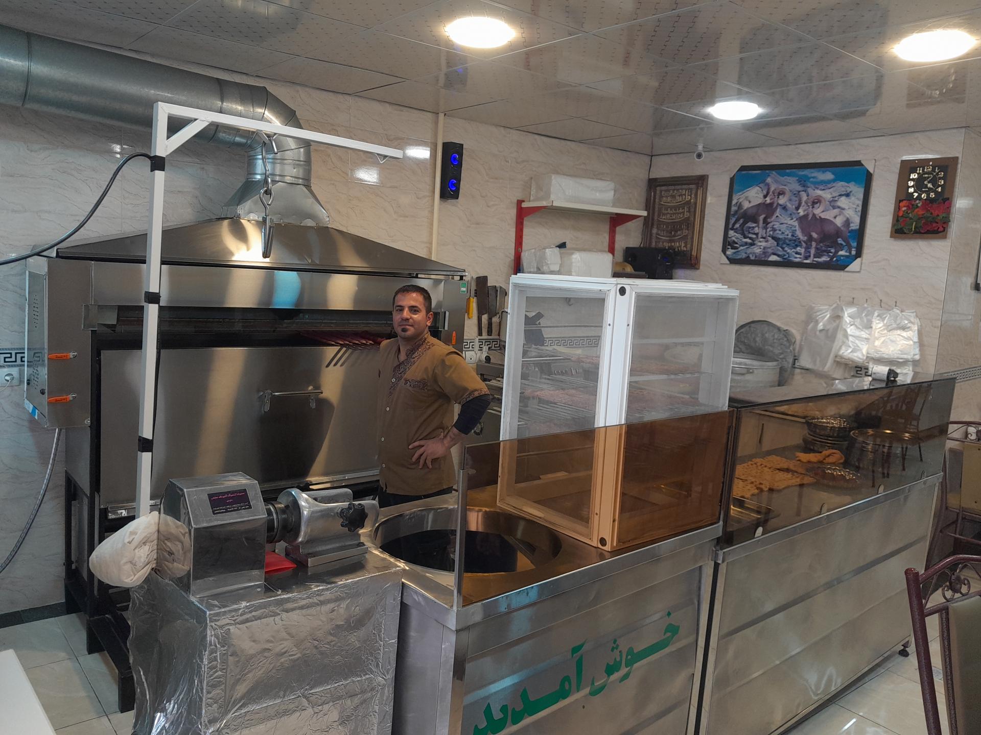 عکس کبابی علی گلپایگانی