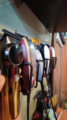 عکس آرایشگاه مردانه دیپلمات