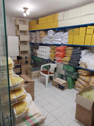 عکس فروشگاه لوازم زنبور داری بهاران