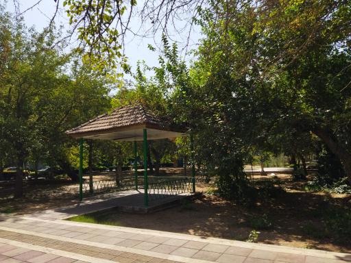 عکس بوستان دکتر معین