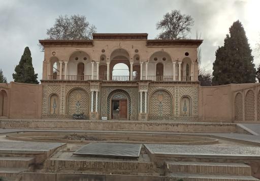 عکس سردر تاریخی باغ شاهزاده ماهان
