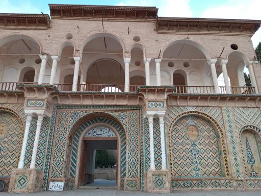 عکس سردر تاریخی باغ شاهزاده ماهان