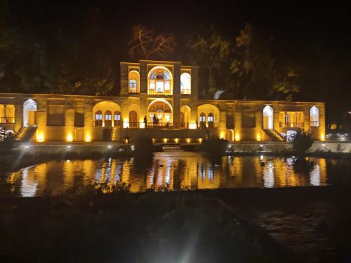 عکس سردر تاریخی باغ شاهزاده ماهان