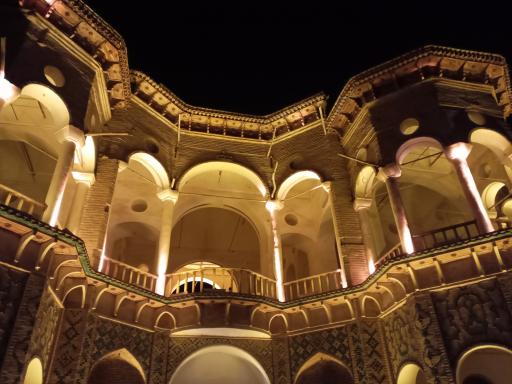 عکس سردر تاریخی باغ شاهزاده ماهان