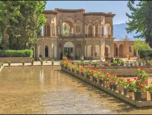 عکس سردر تاریخی باغ شاهزاده ماهان