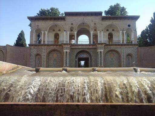 عکس سردر تاریخی باغ شاهزاده ماهان