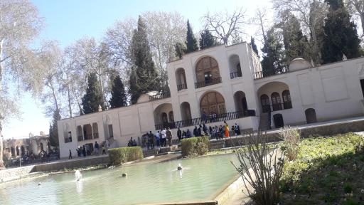 عکس سردر تاریخی باغ شاهزاده ماهان