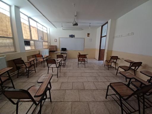 عکس دبیرستان پسرانه دوره اول هیات امنایی محتشم