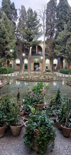 عکس سردر تاریخی باغ شاهزاده ماهان
