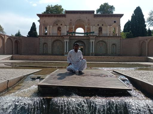 عکس سردر تاریخی باغ شاهزاده ماهان