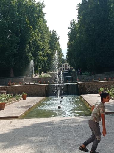 عکس سردر تاریخی باغ شاهزاده ماهان