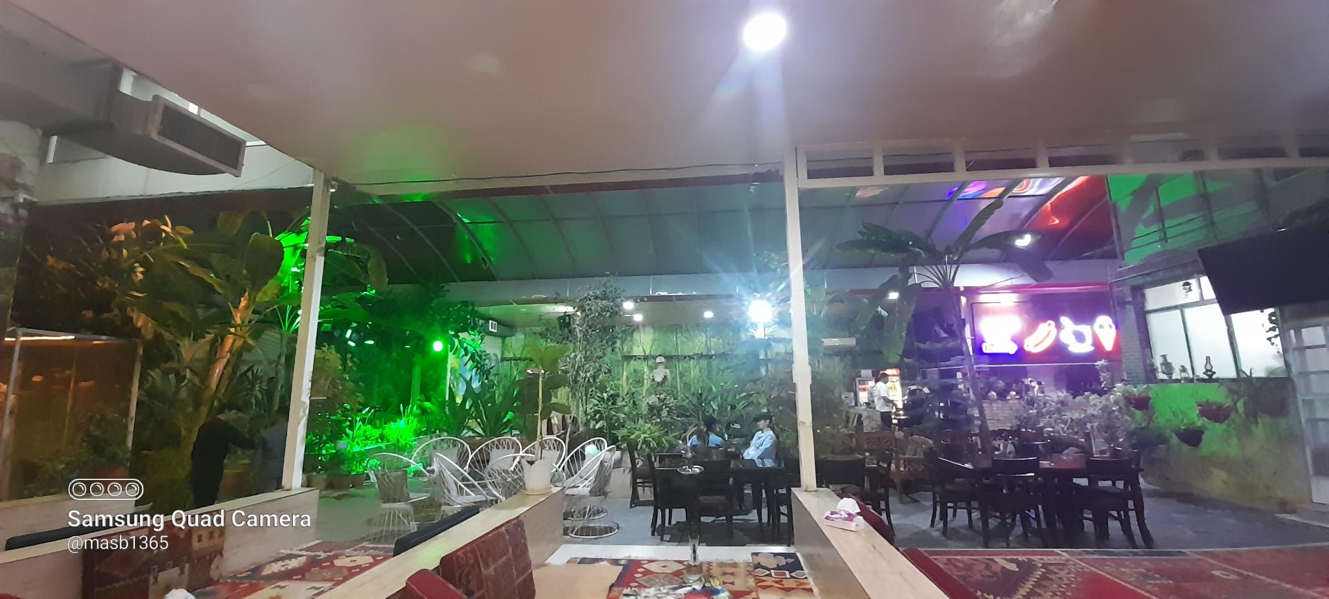 عکس رستوران و سفره خانه فرحزاد