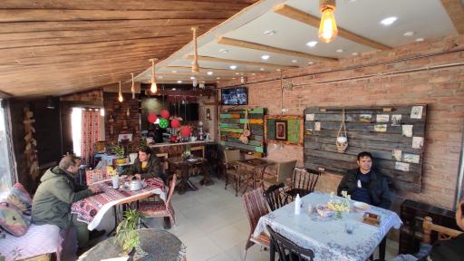 عکس کافه گلیم پیچ و تاب 