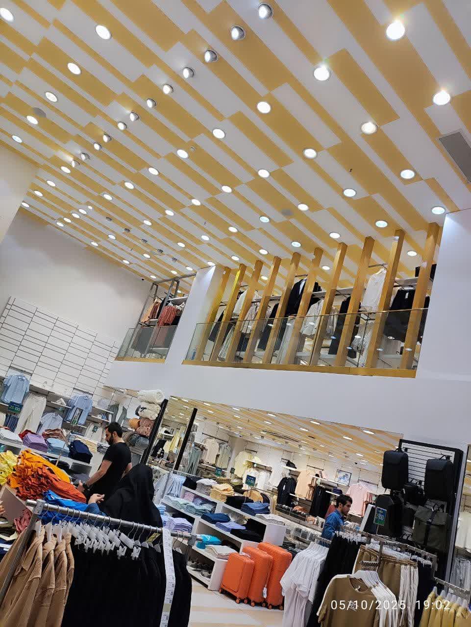 عکس فروشگاه جین وست