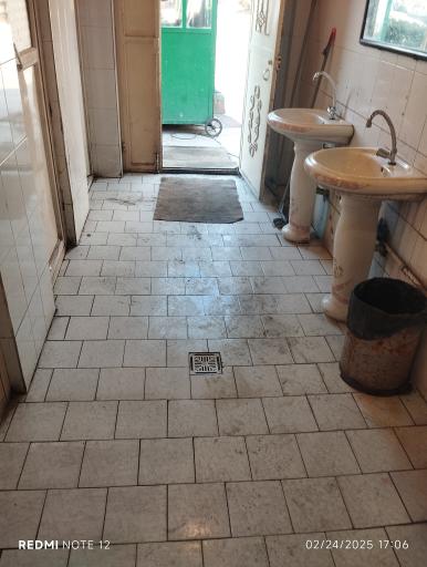 عکس دستشویی توالت عمومی W.C