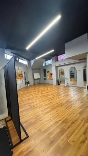 آکادمی تخصصی H