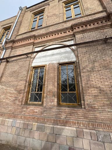 عکس مدرسه تاریخی دارالفنون تبریز ( مدرسه مظفریه)