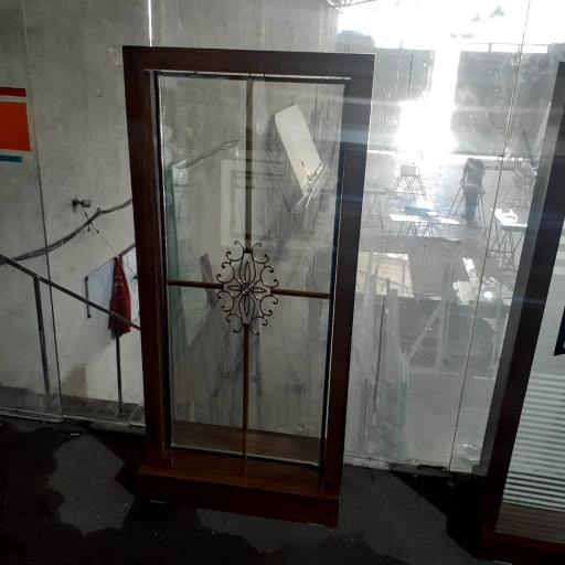 عکس شیشه سیدالحسینی 