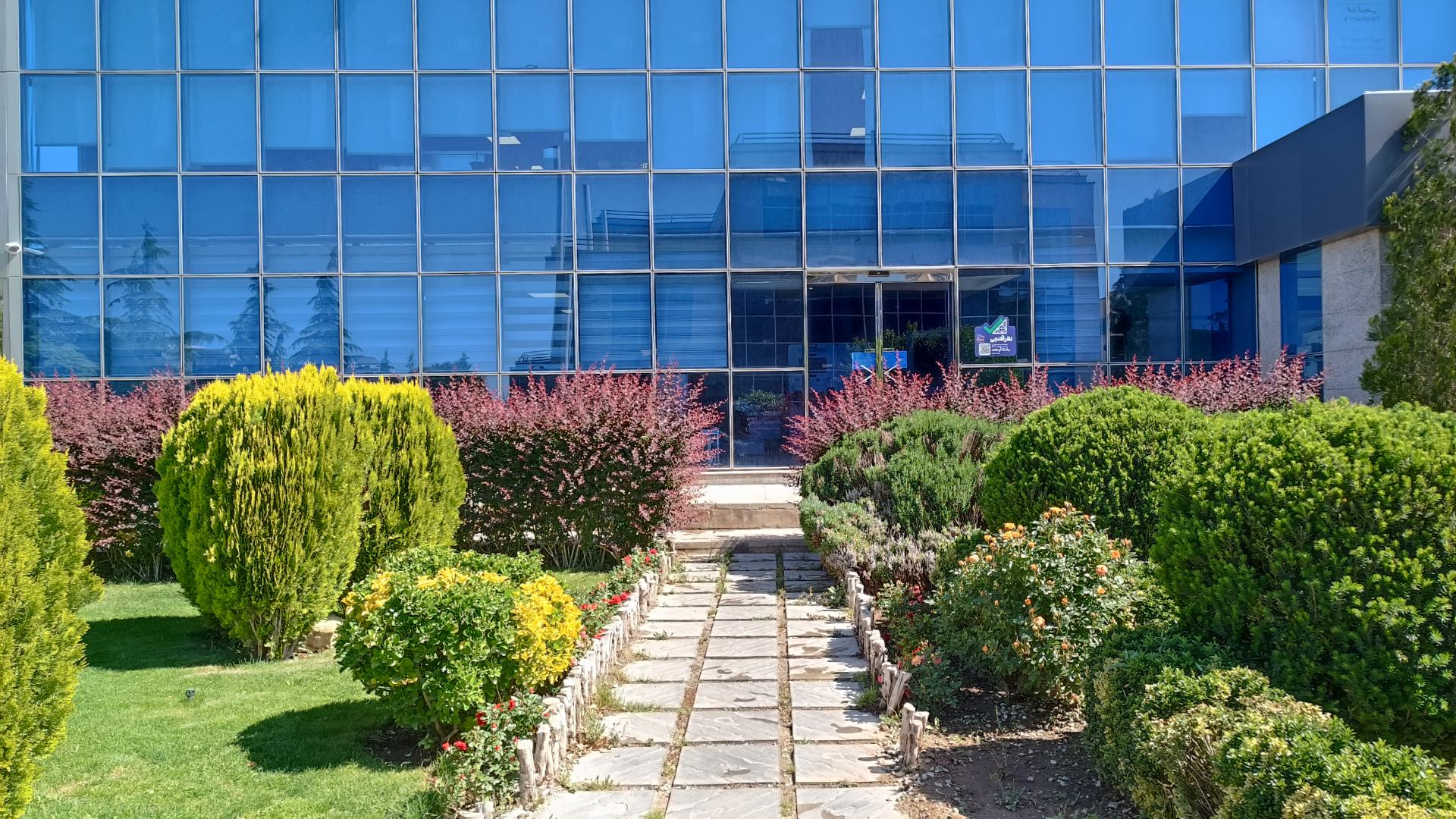 عکس شعبه بانک آینده