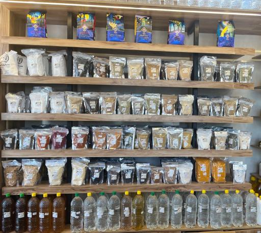 عکس گروه تولیدی آراز(تولیدی کره بادام زمینی)