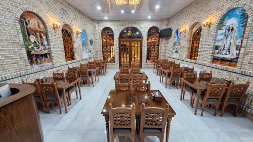 عکس رستوران سنتی شاه نشین