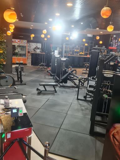 عکس باشگاه بدنسازی پارس پلاس 