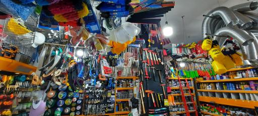 رنگ و ابزار تهرانی