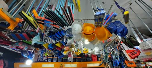 رنگ و ابزار تهرانی