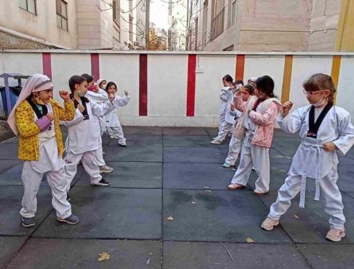 عکس دبستان دخترانه موفق