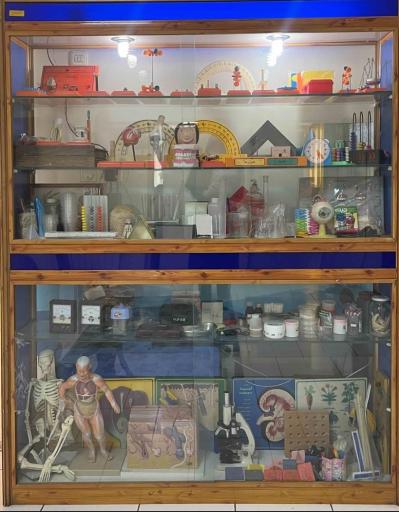 عکس دبستان دخترانه موفق