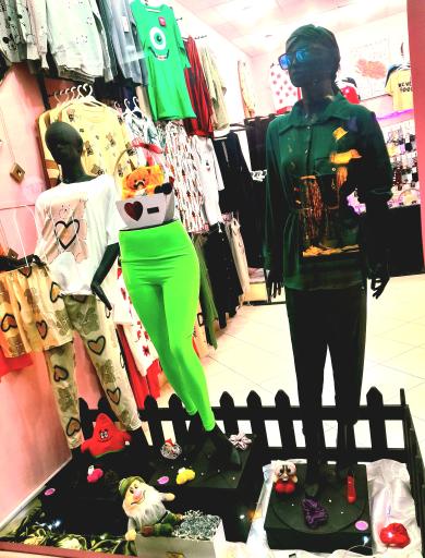 عکس فروشگاه پوشاک زنانه راپانزل