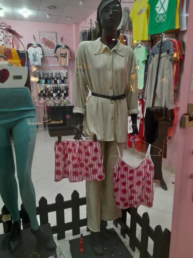 عکس فروشگاه پوشاک زنانه راپانزل