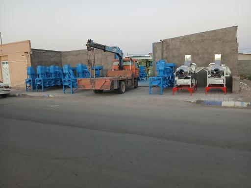 عکس ماشین سازی حجت باقری و پسران 