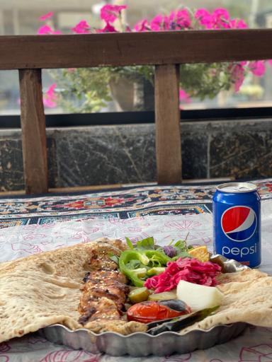 عکس سفره خانه سنتی ترنج