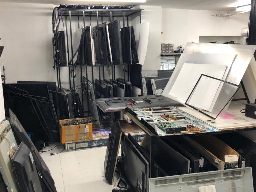 عکس مرکز تعمیرات تلویزیون