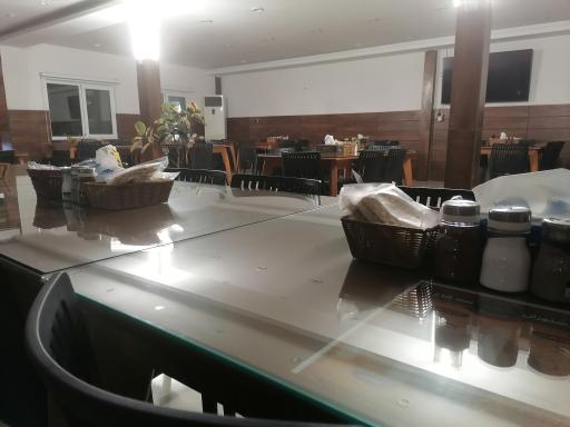 عکس رستوران 3 کاج شهسوار