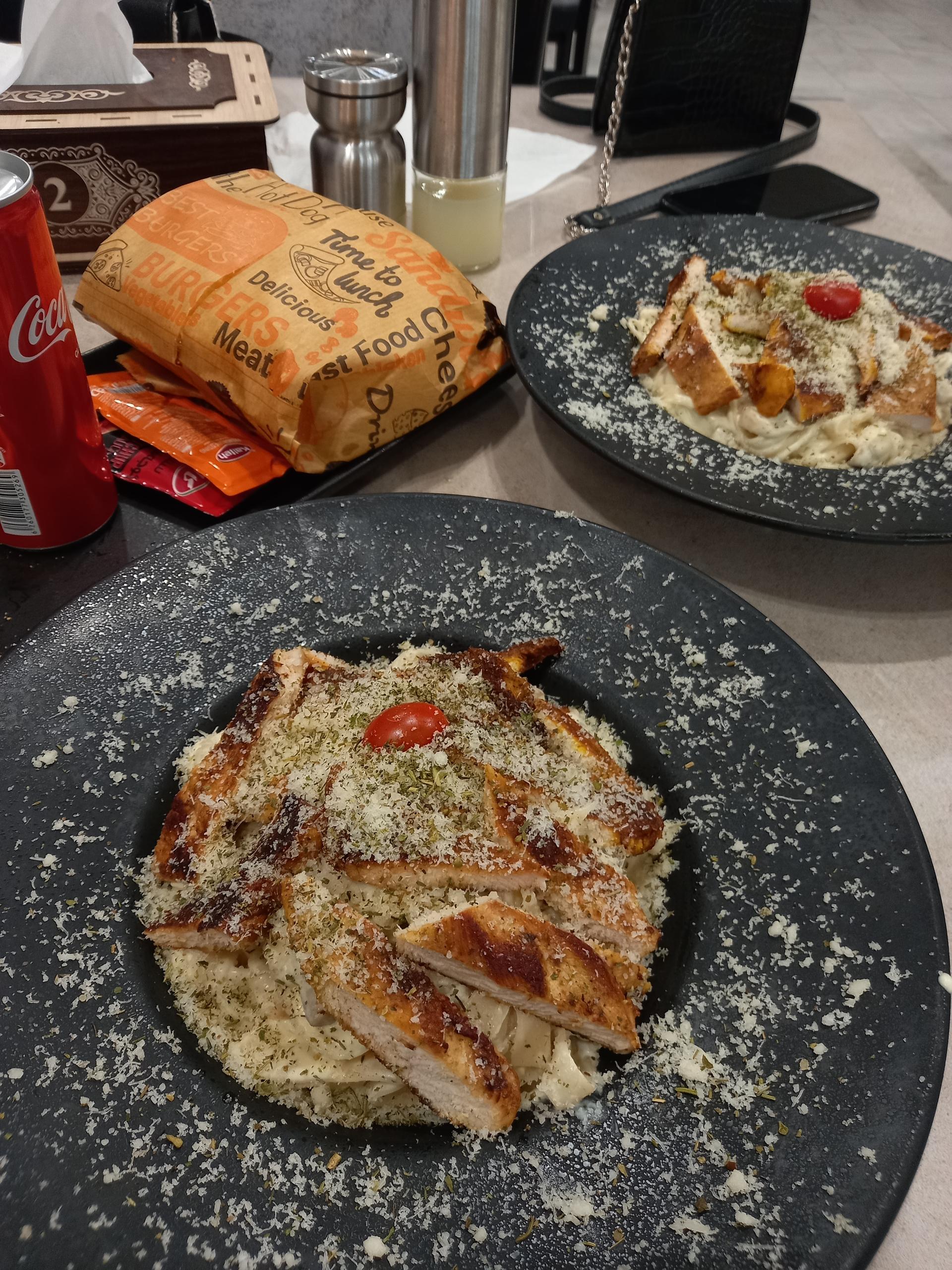 عکس رستوران رازی بندر