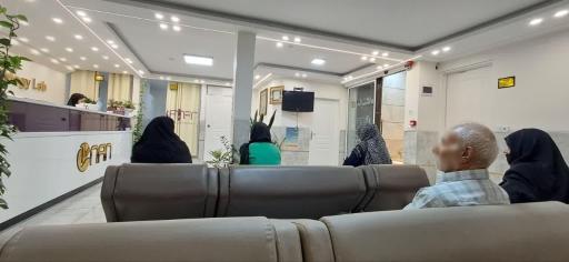 عکس آزمایشگاه پاتوبیولوژی لارا